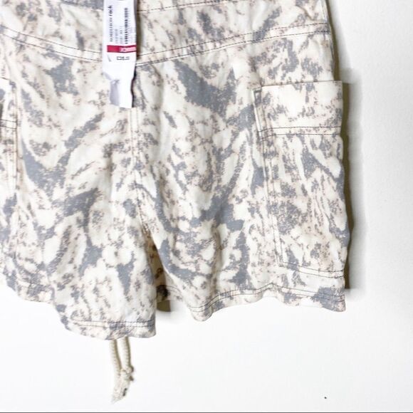 Topshop Cheetah Rope Belted Shorts Size 6 - Picture 7 of 8
